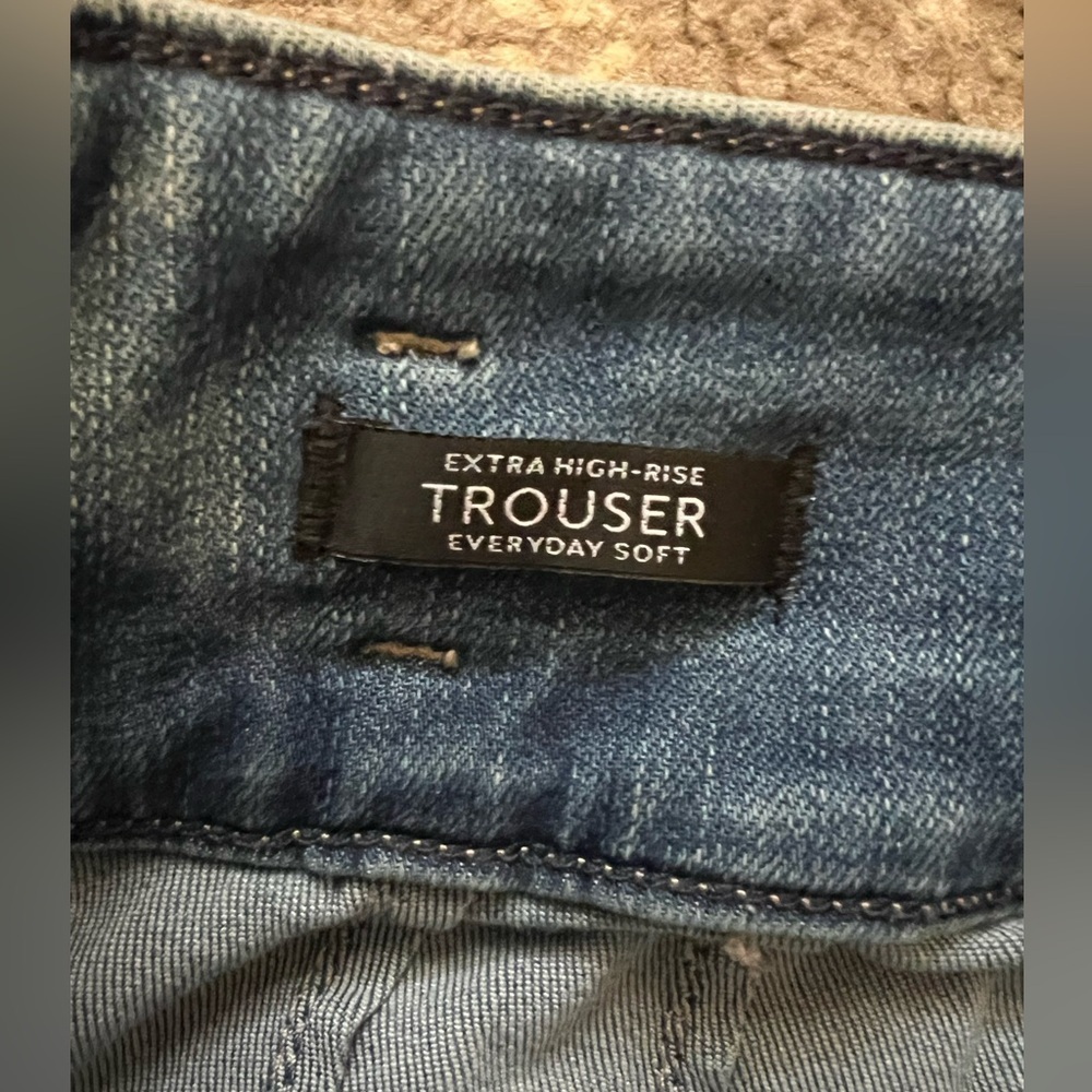 White House Black Market Faded Blue Wide-high rise jeans size 12 (A203) - Picture 11 of 14